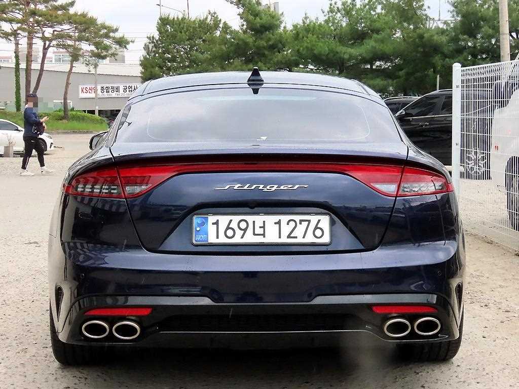 KIA Stinger - Vista 4