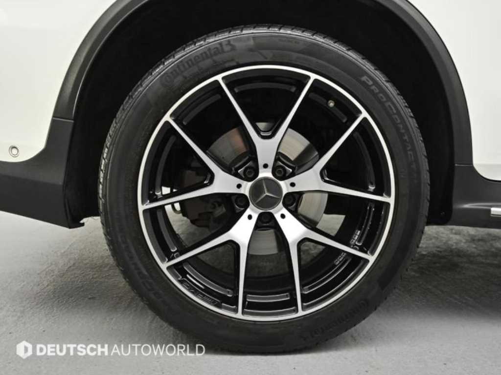 Mercedes Benz GLC Class - Vista 6