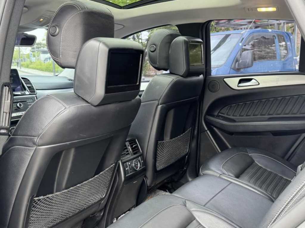Mercedes Benz GLE Class - Vista 11