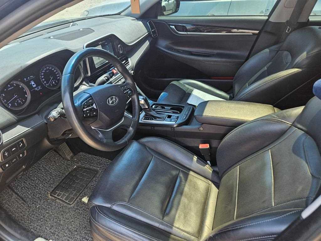 HYUNDAI Grandeur - Vista 9
