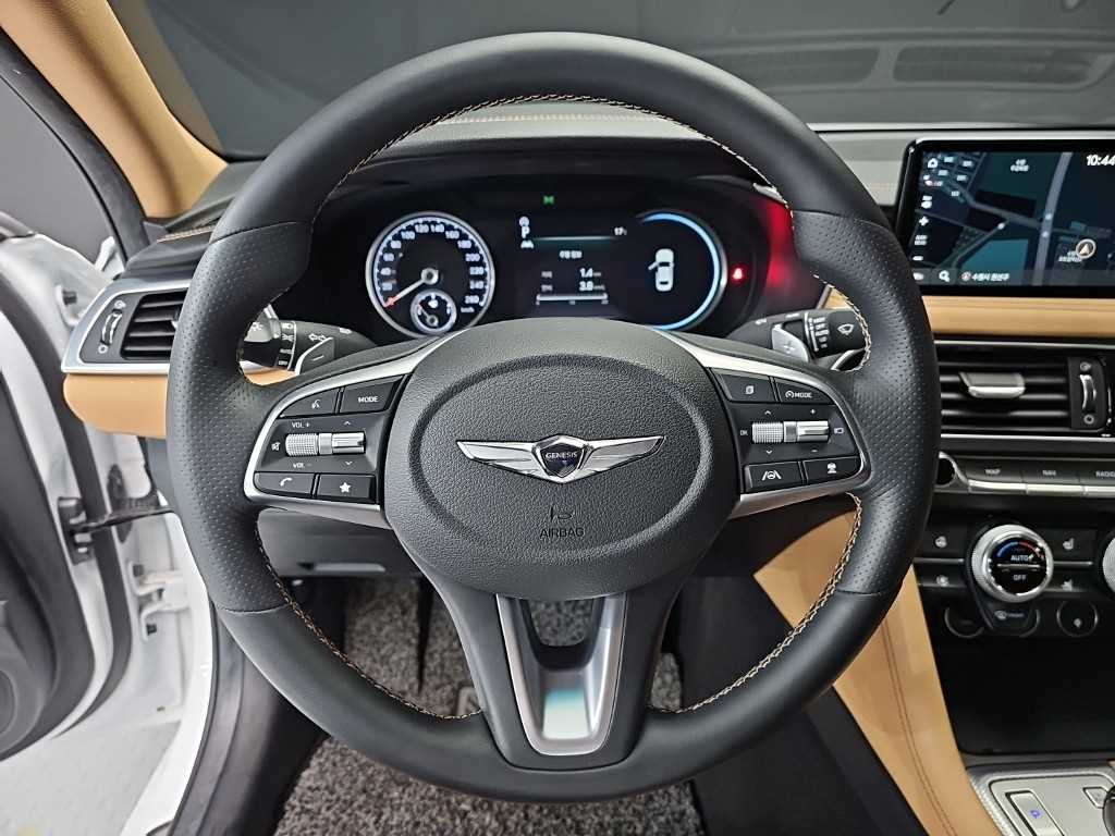 Genesis G70 - Vista 9