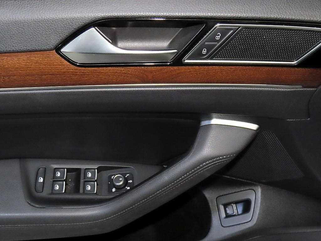 Volkswagen Passat 2018 Blanco - Importación desde Corea - HF Imports Iquique - Foto 13