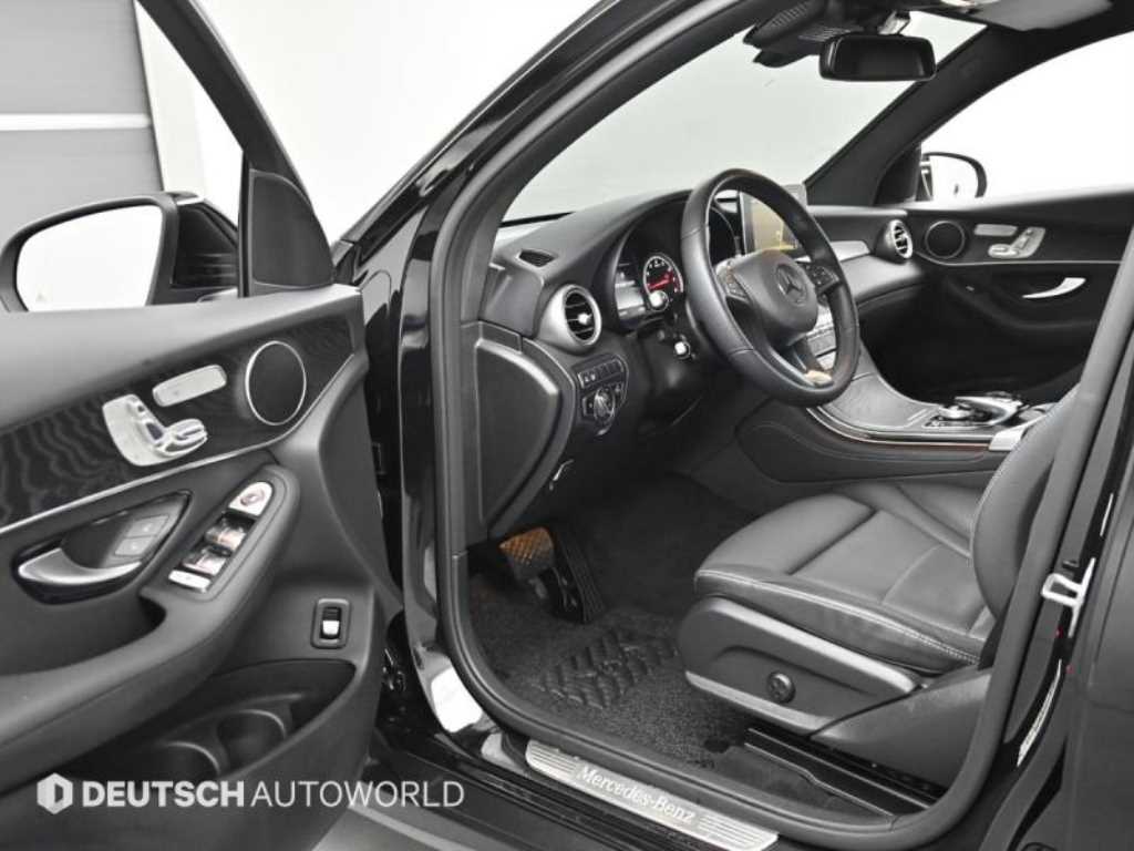 Mercedes Benz GLC Class - Vista 11