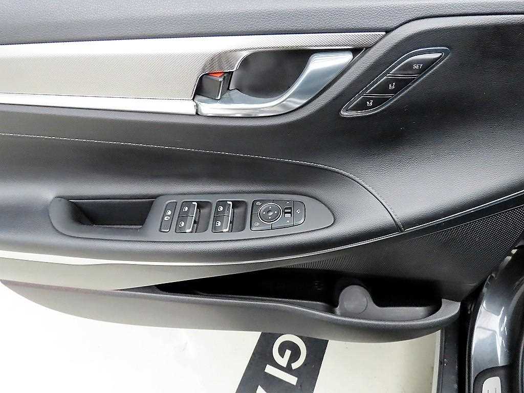 HYUNDAI Grandeur - Vista 11