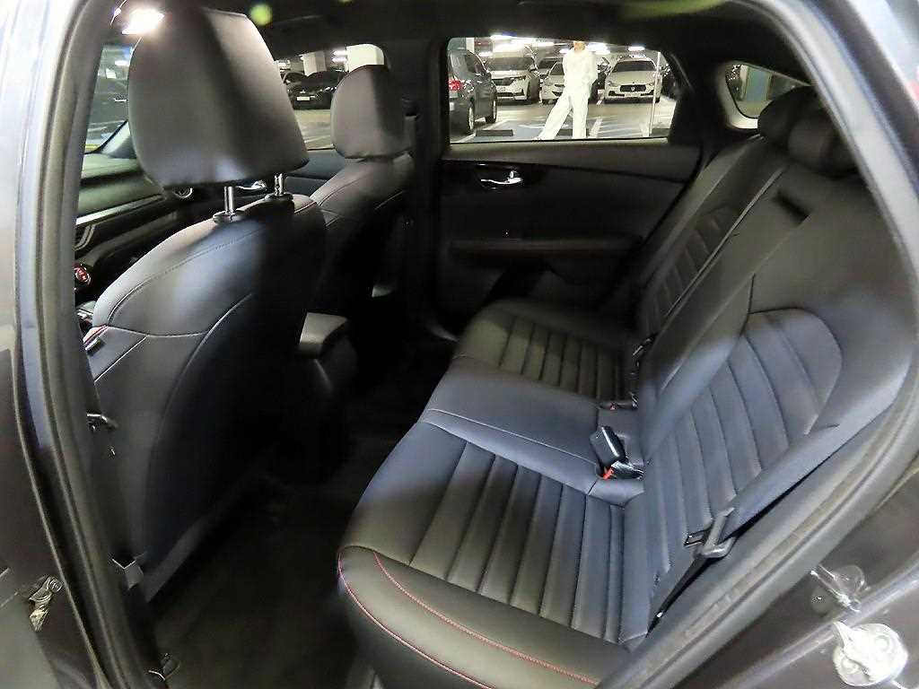 KIA K3 - Vista 7