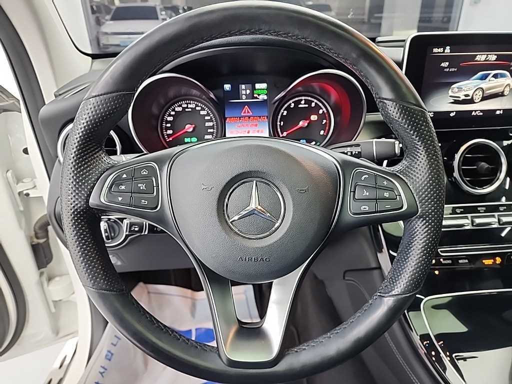 Mercedes Benz GLC Class - Vista 9