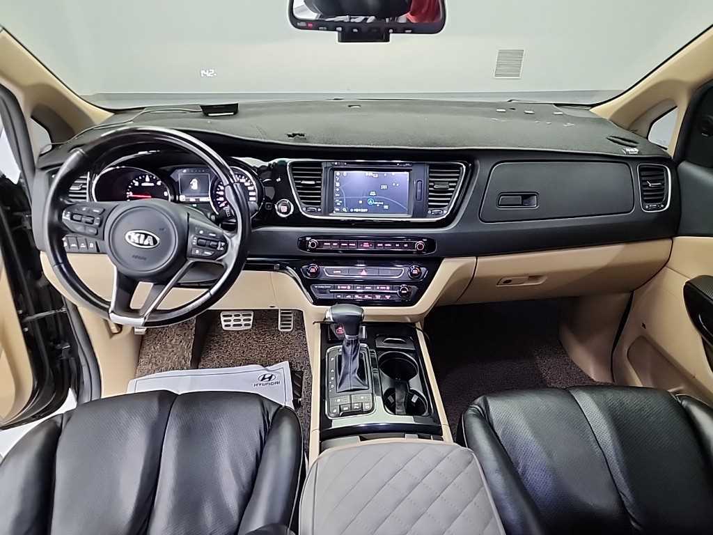 KIA Carnival - Vista 7