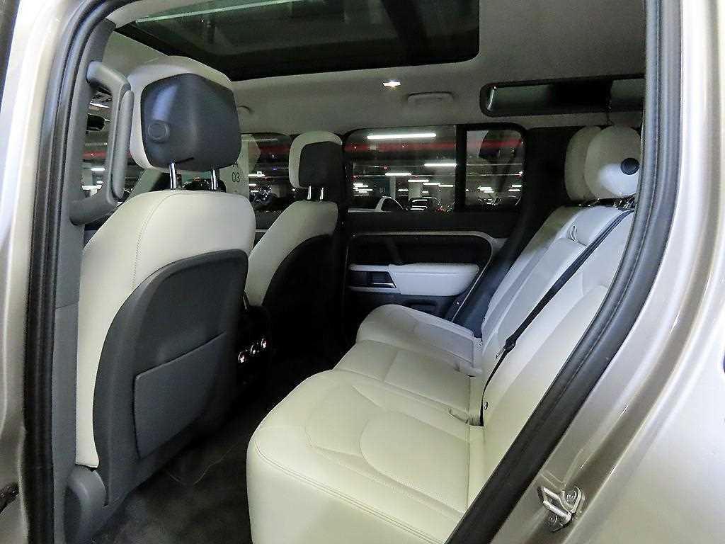 Land Rover Defender - Vista 7