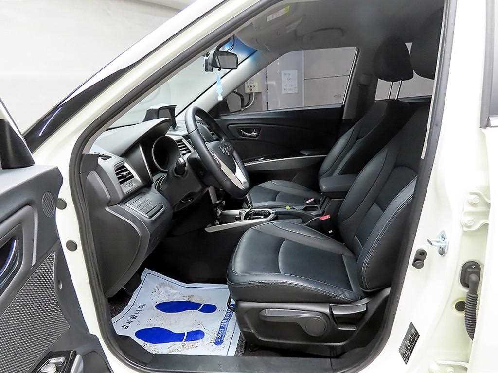 Ssangyong Tivoli - Vista 5