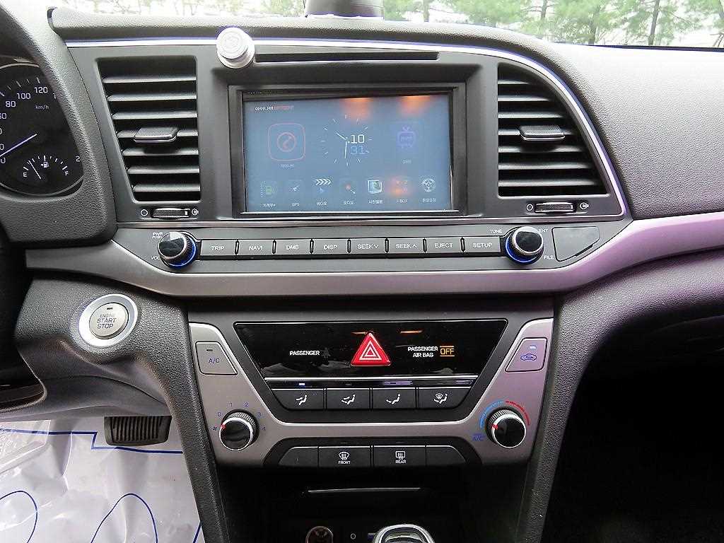 HYUNDAI Avante 2017 Blanco - Importación desde Corea - HF Imports Iquique - Foto 13