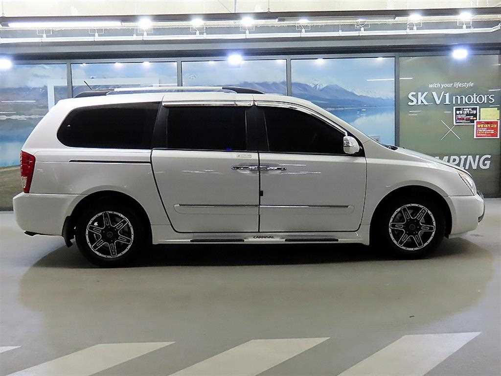 KIA Carnival - Vista 3