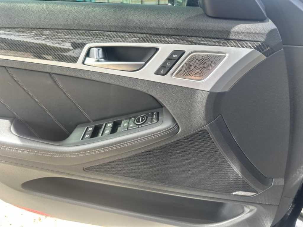 Genesis G80 - Vista 9
