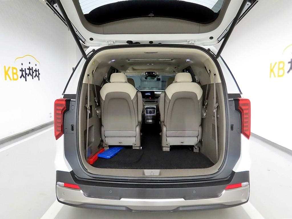KIA Carnival - Vista 5