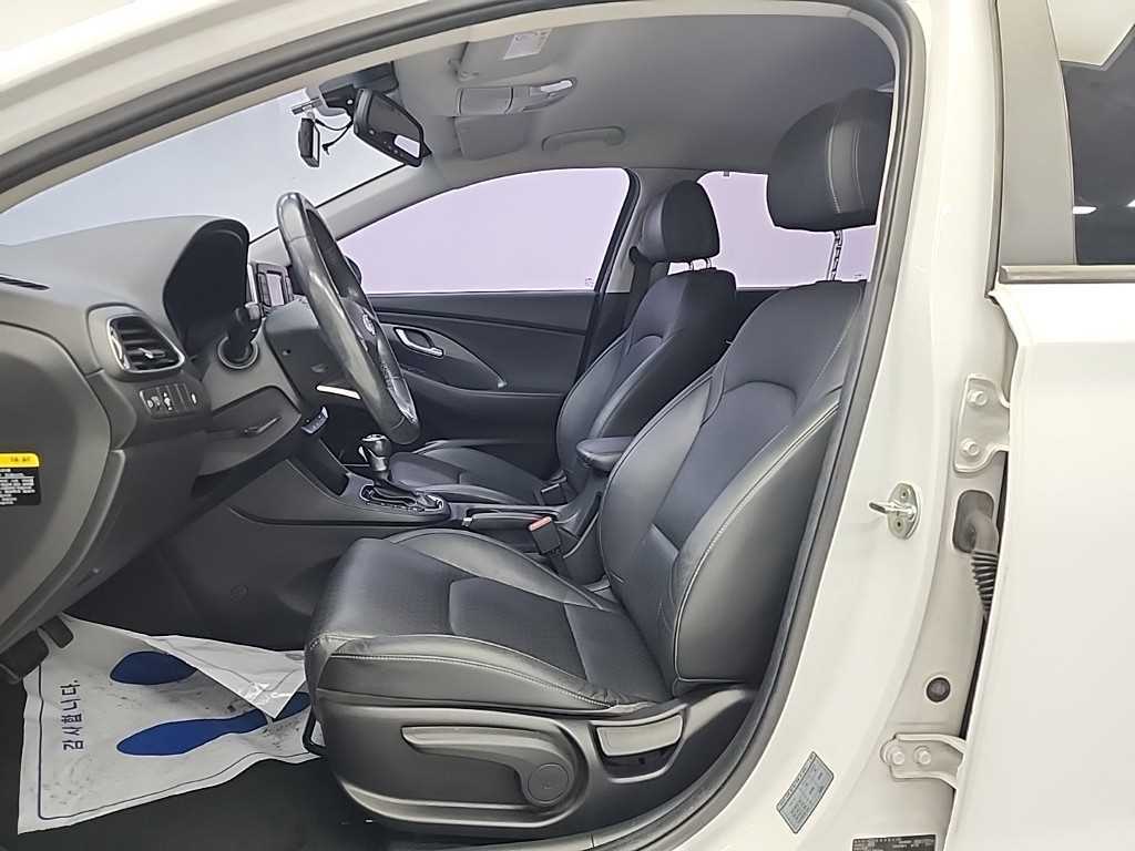HYUNDAI i30 - Vista 11