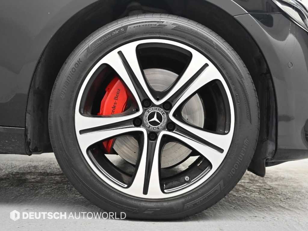 Mercedes Benz E class - Vista 5