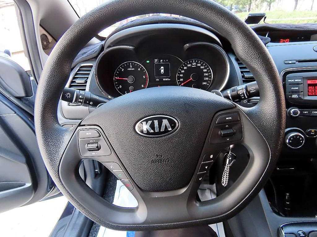 KIA K3 - Vista 8