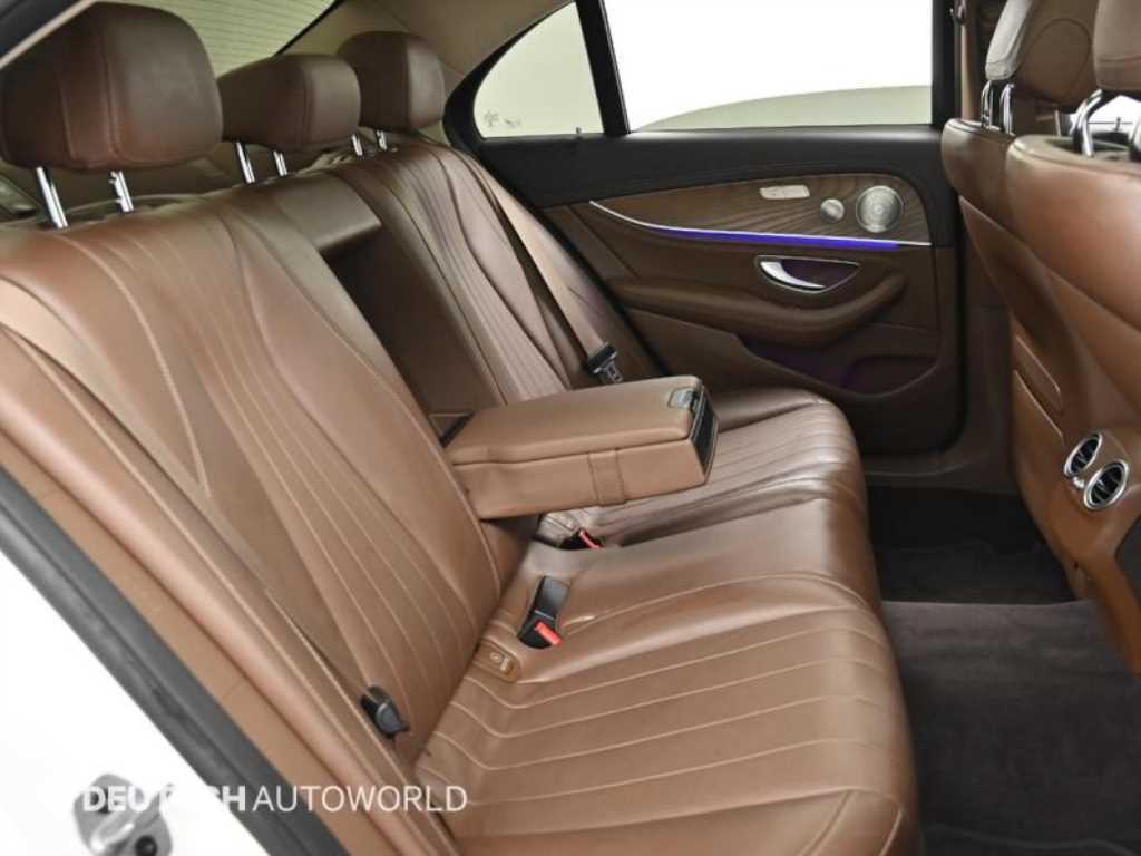 Mercedes Benz E class - Vista 12