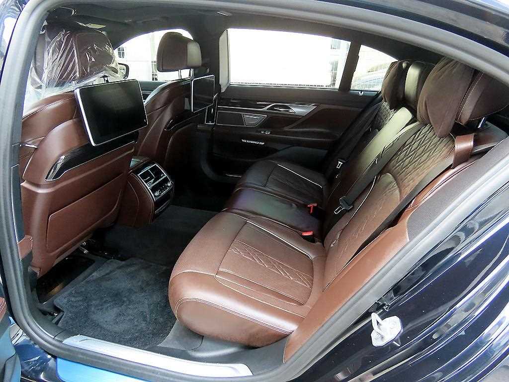 BMW 7 Series - Vista 6