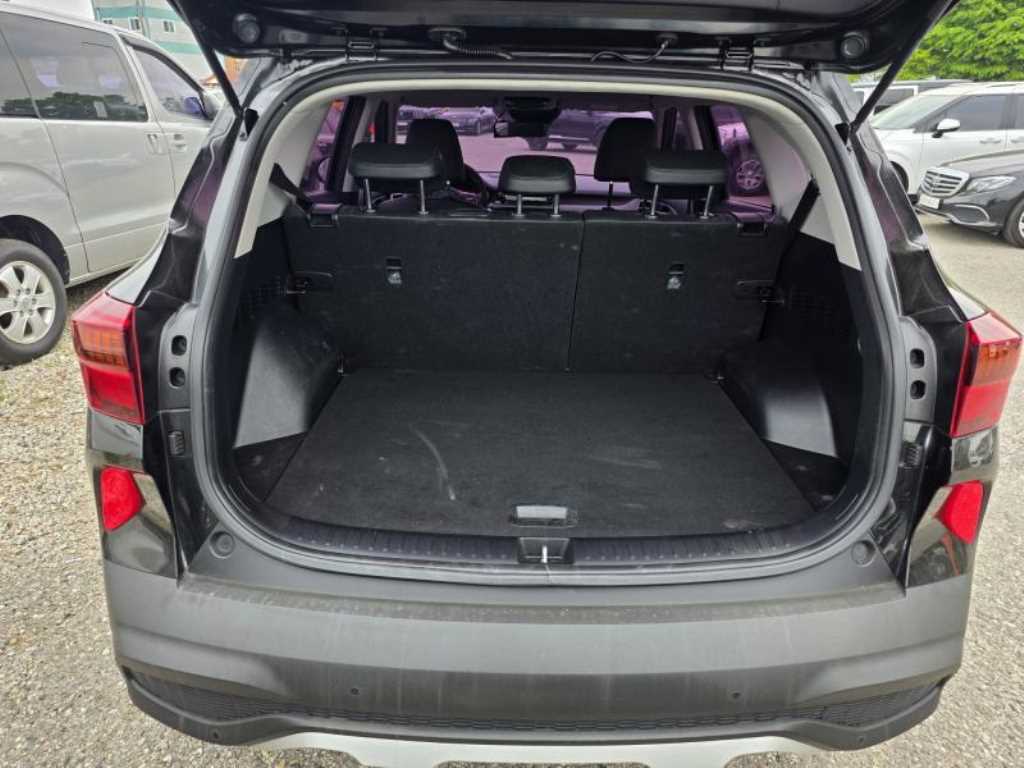 KIA Seltos - Vista 9