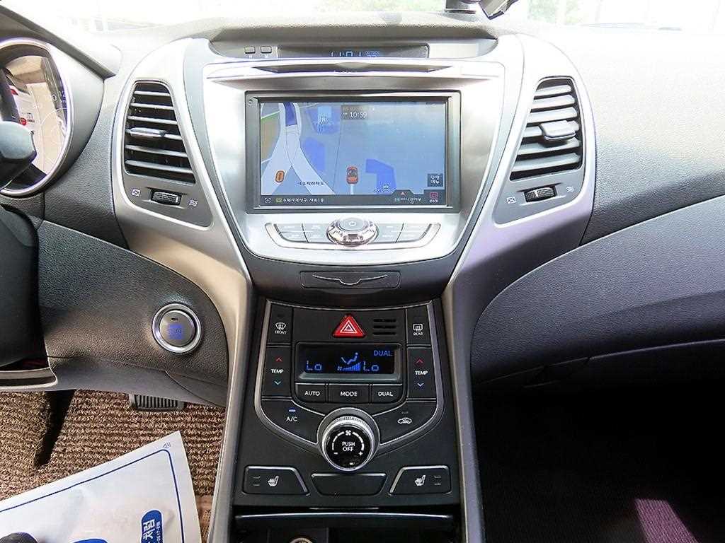 HYUNDAI Avante 2015 Blanco - Importación desde Corea - HF Imports Iquique - Foto 13