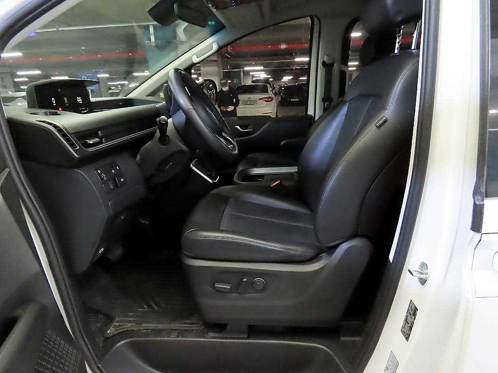 HYUNDAI Staria - Vista 6