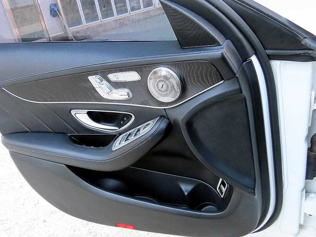 Mercedes Benz C Class - Vista 12