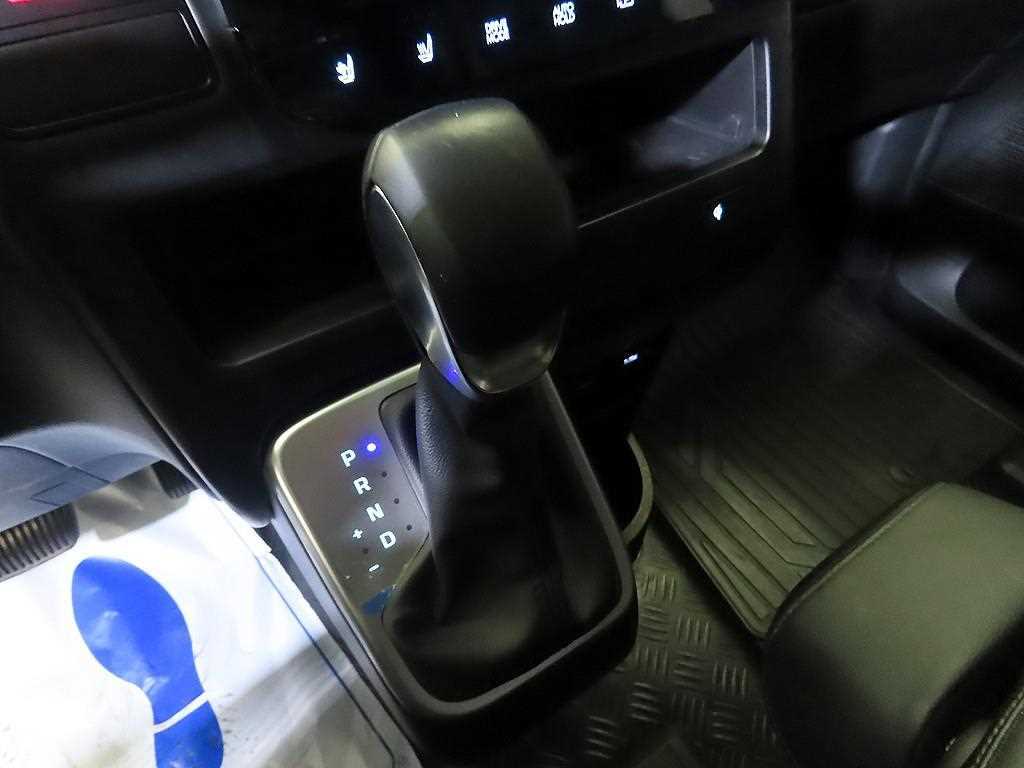 HYUNDAI Staria - Vista 12