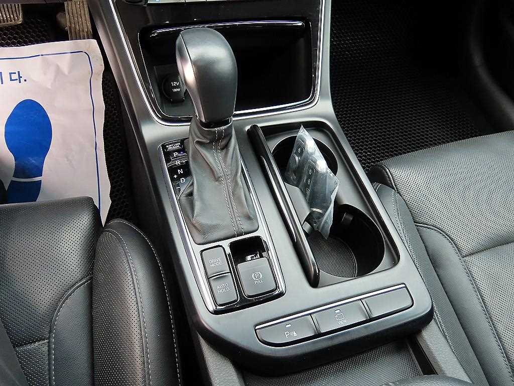 HYUNDAI Grandeur - Vista 10