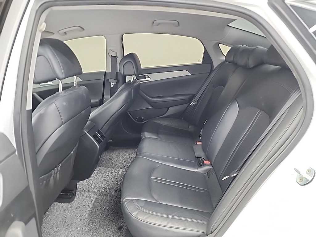 HYUNDAI Sonata - Vista 12