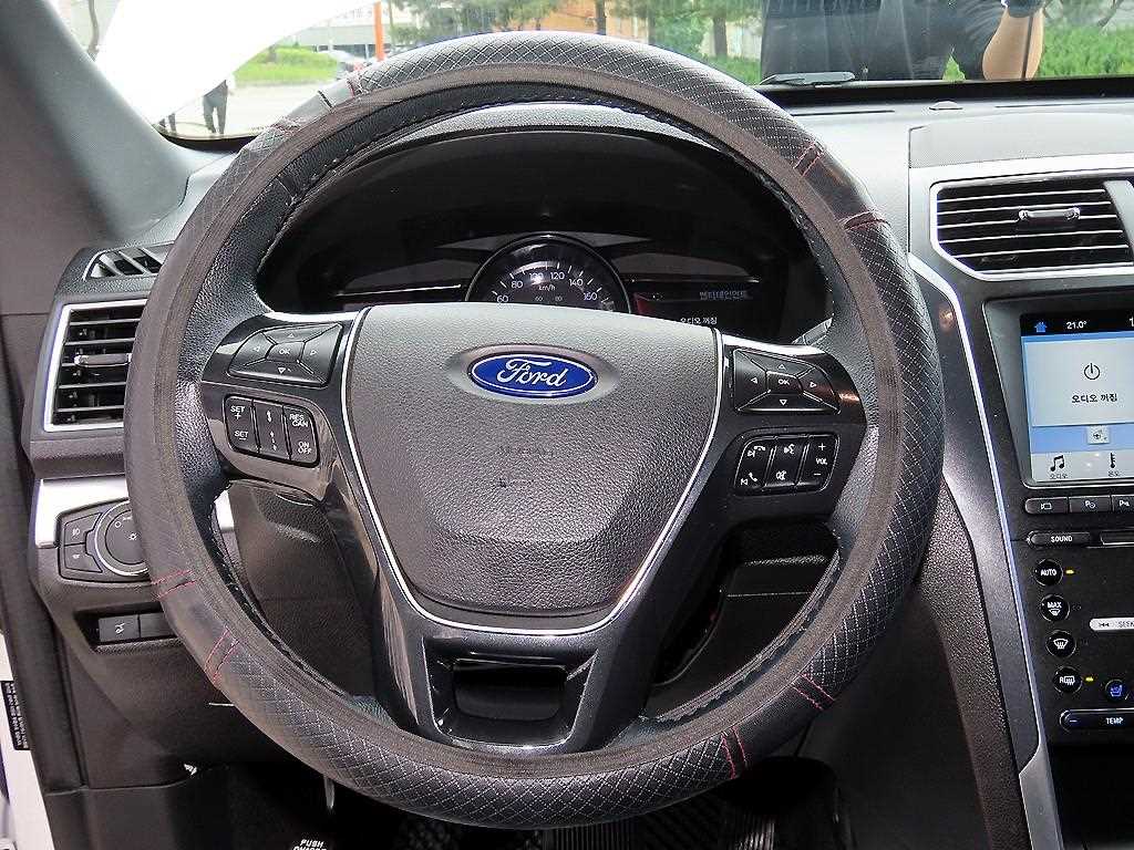 Ford Explorer - Vista 8