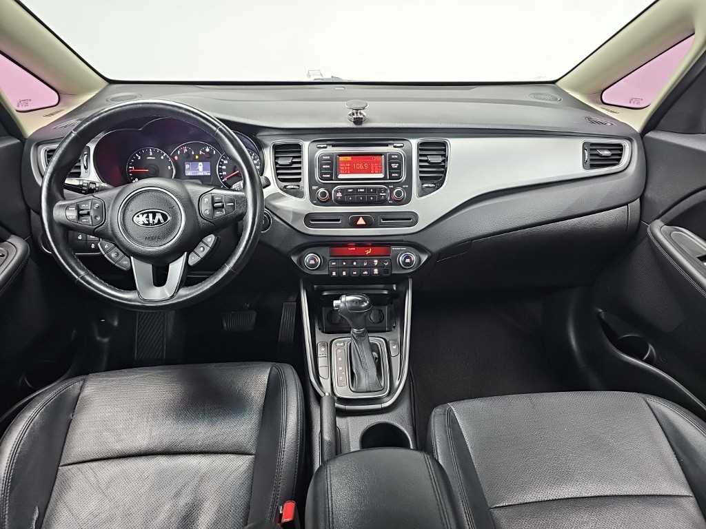 KIA Carens - Vista 7