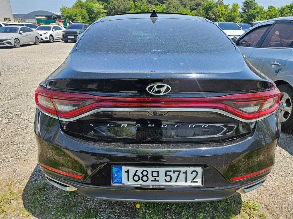HYUNDAI Grandeur - Vista 4
