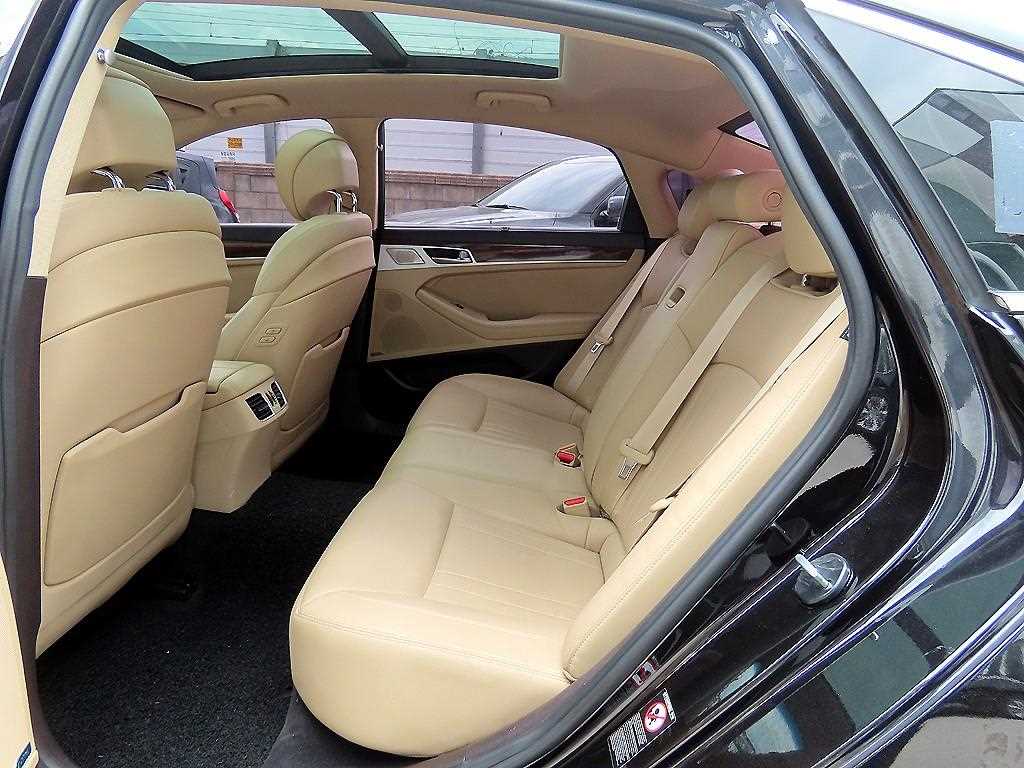 Genesis G80 - Vista 6