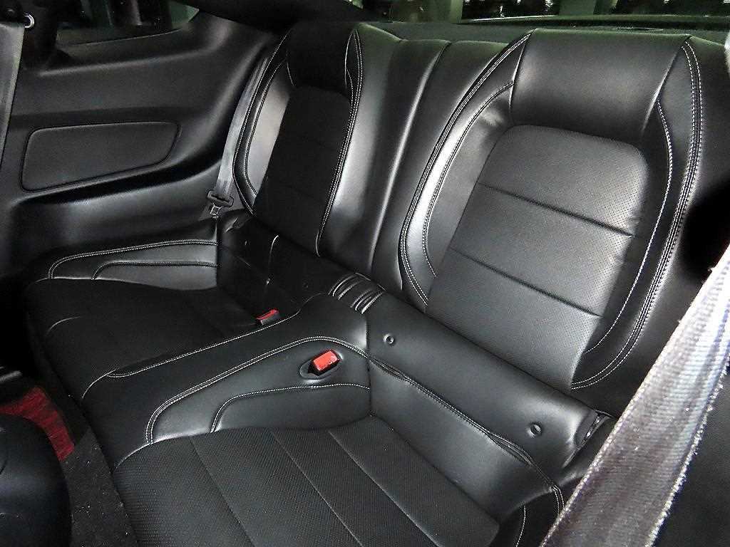 Ford Mustang - Vista 7