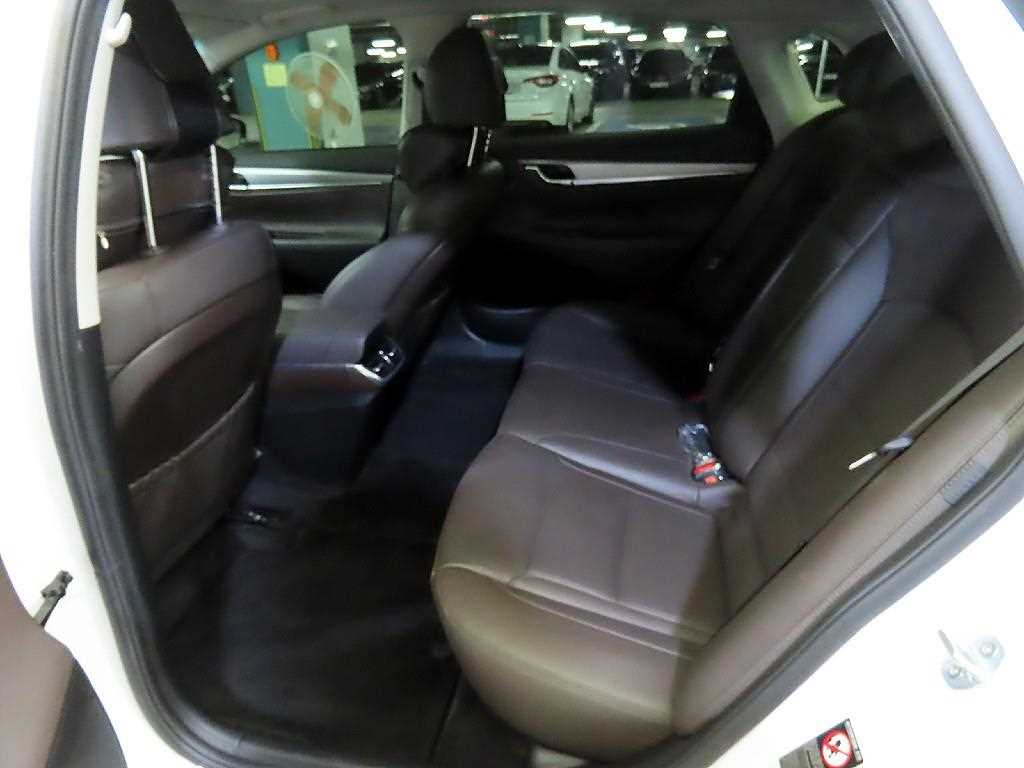 HYUNDAI Grandeur - Vista 7