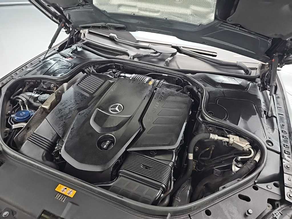 Mercedes Benz S Class - Vista 5