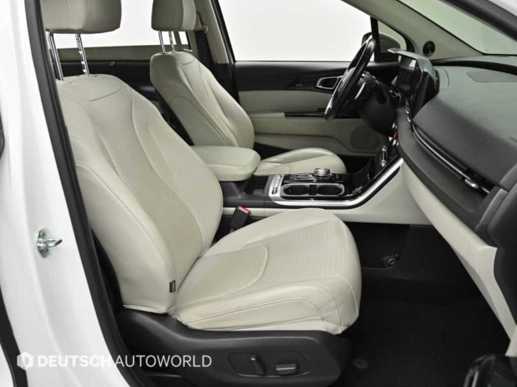 KIA Carnival - Vista 10