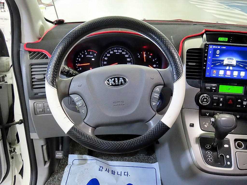 KIA Carnival - Vista 9