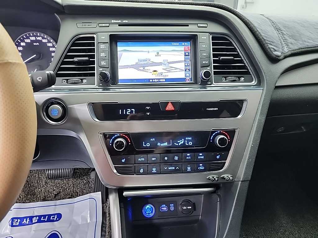 HYUNDAI Sonata - Vista 10
