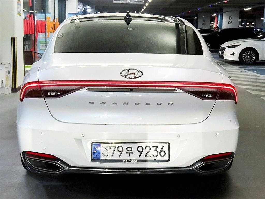 HYUNDAI Grandeur - Vista 5