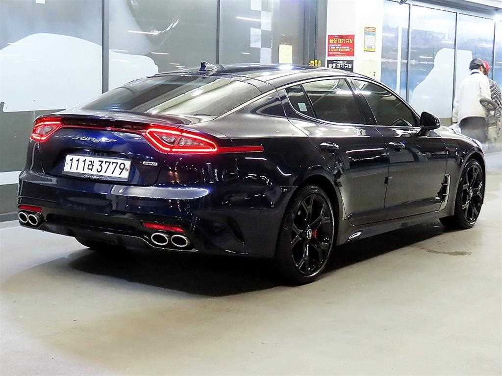 KIA Stinger - Vista 4