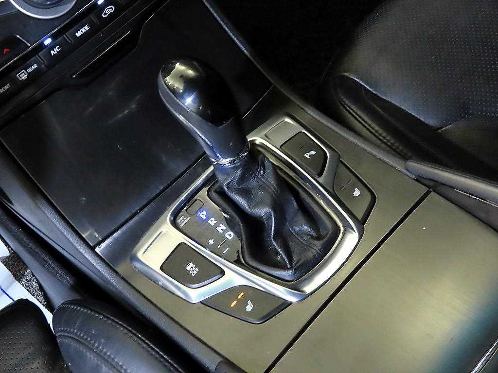 HYUNDAI Grandeur - Vista 12
