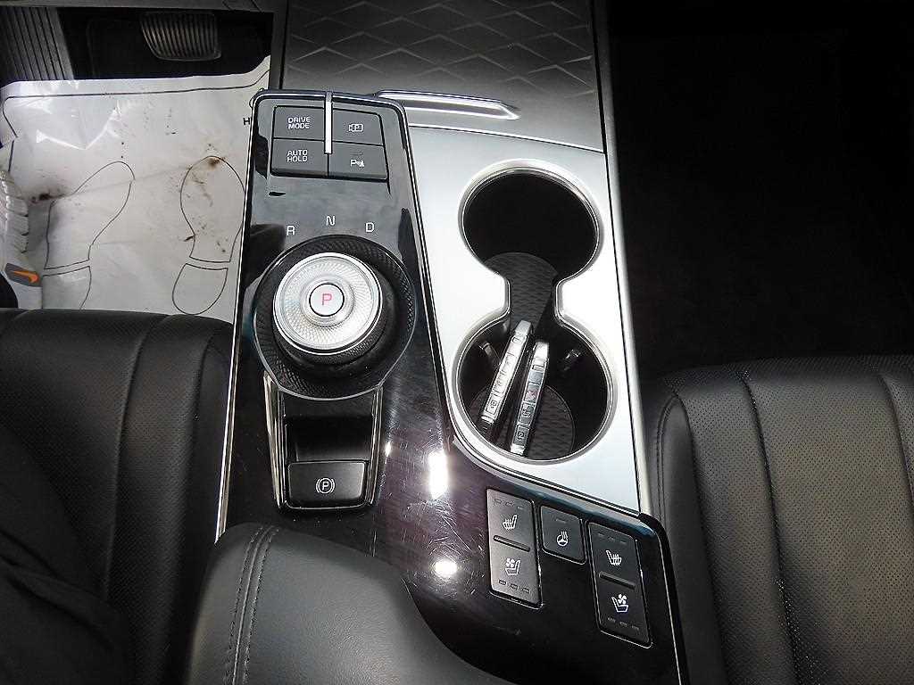 KIA K8 - Vista 10