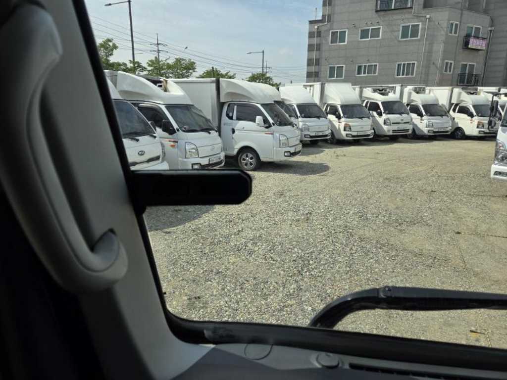 medium and large cargo truck 2022 Blanco - Importación desde Corea - HF Imports Iquique - Foto 18