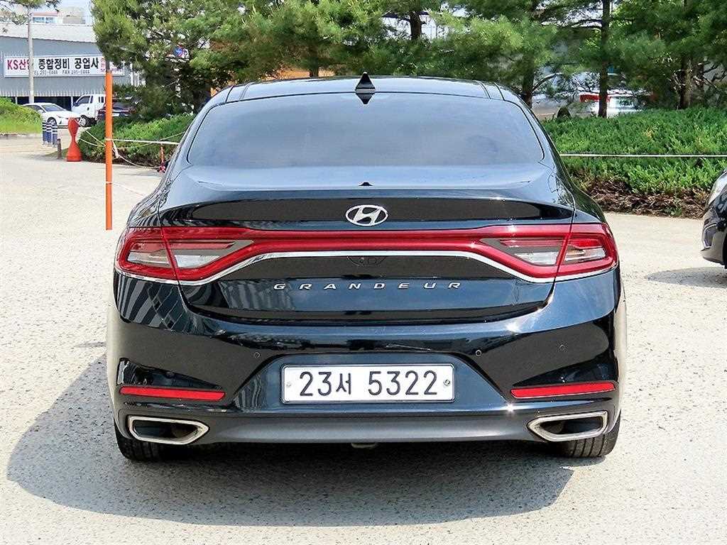 HYUNDAI Grandeur - Vista 4