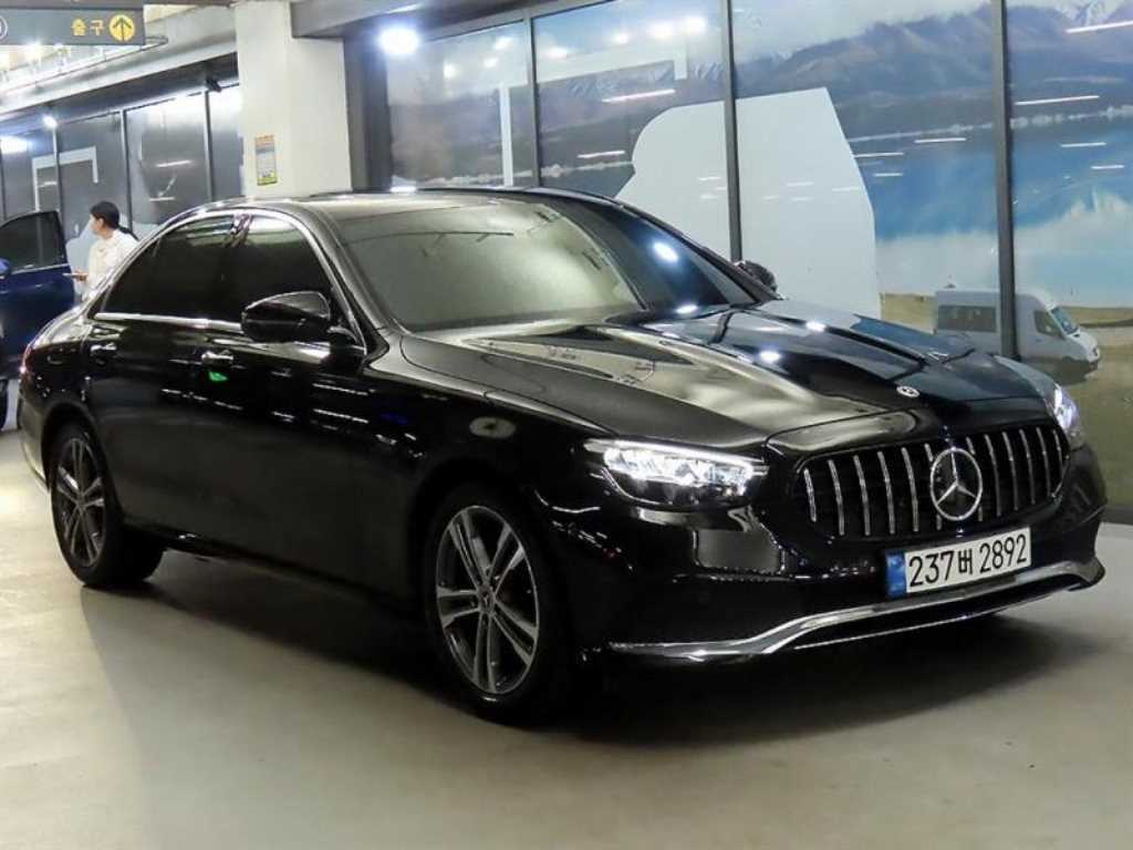 Mercedes Benz E class 2023 Negro - Importación desde Corea - HF Imports Iquique - Foto 1