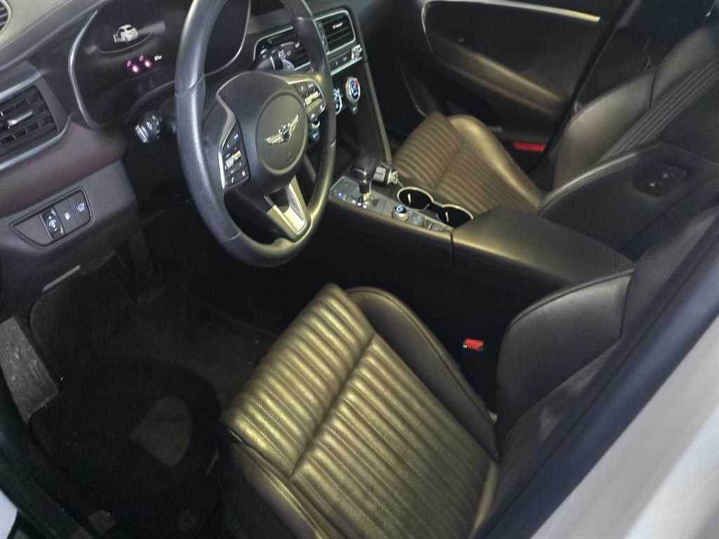 Genesis G70 - Vista 11