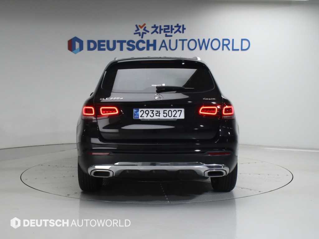 Mercedes Benz GLC Class - Vista 4