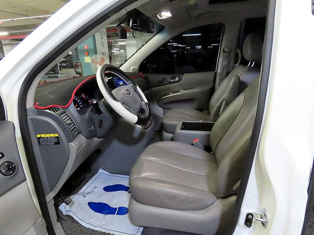 KIA Carnival - Vista 6