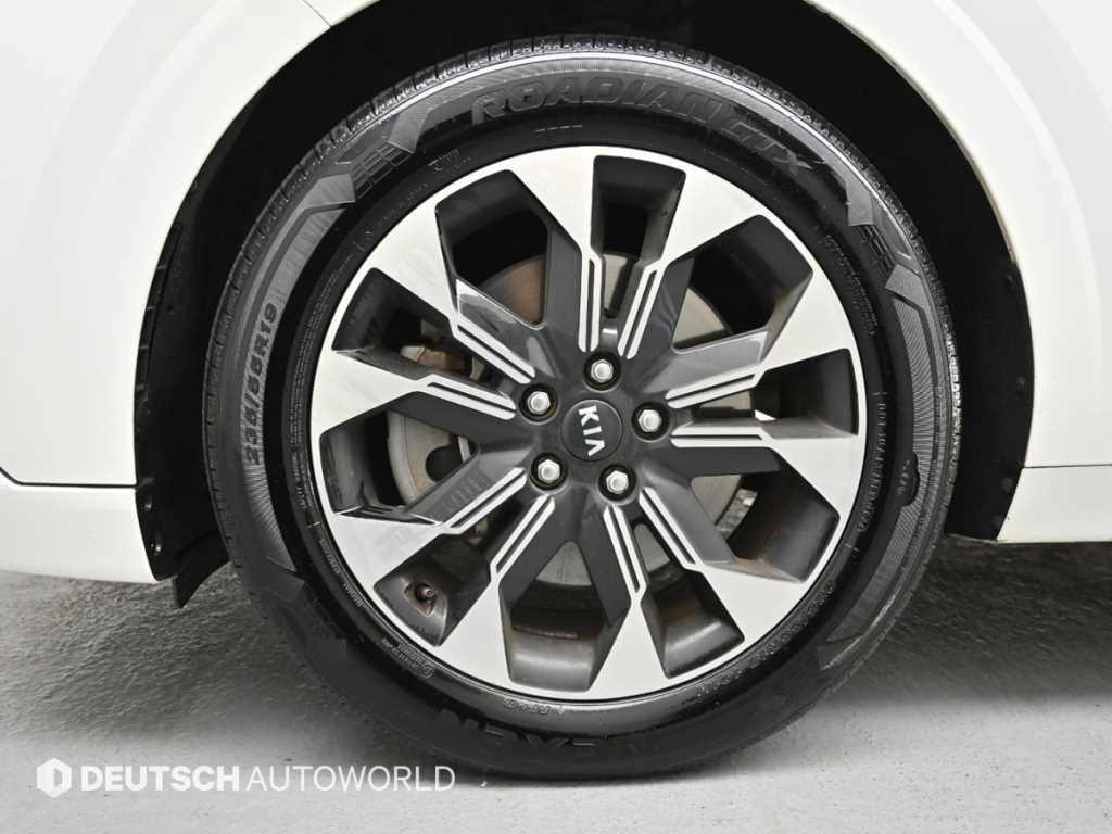 KIA Carnival - Vista 5